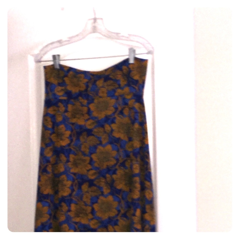Lularoe azure skirt size large